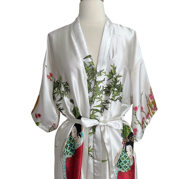 Asian Inspired Geisha Print White Satin Kimono Robe Topper Modern Bohemian M - Picture 2 of 13